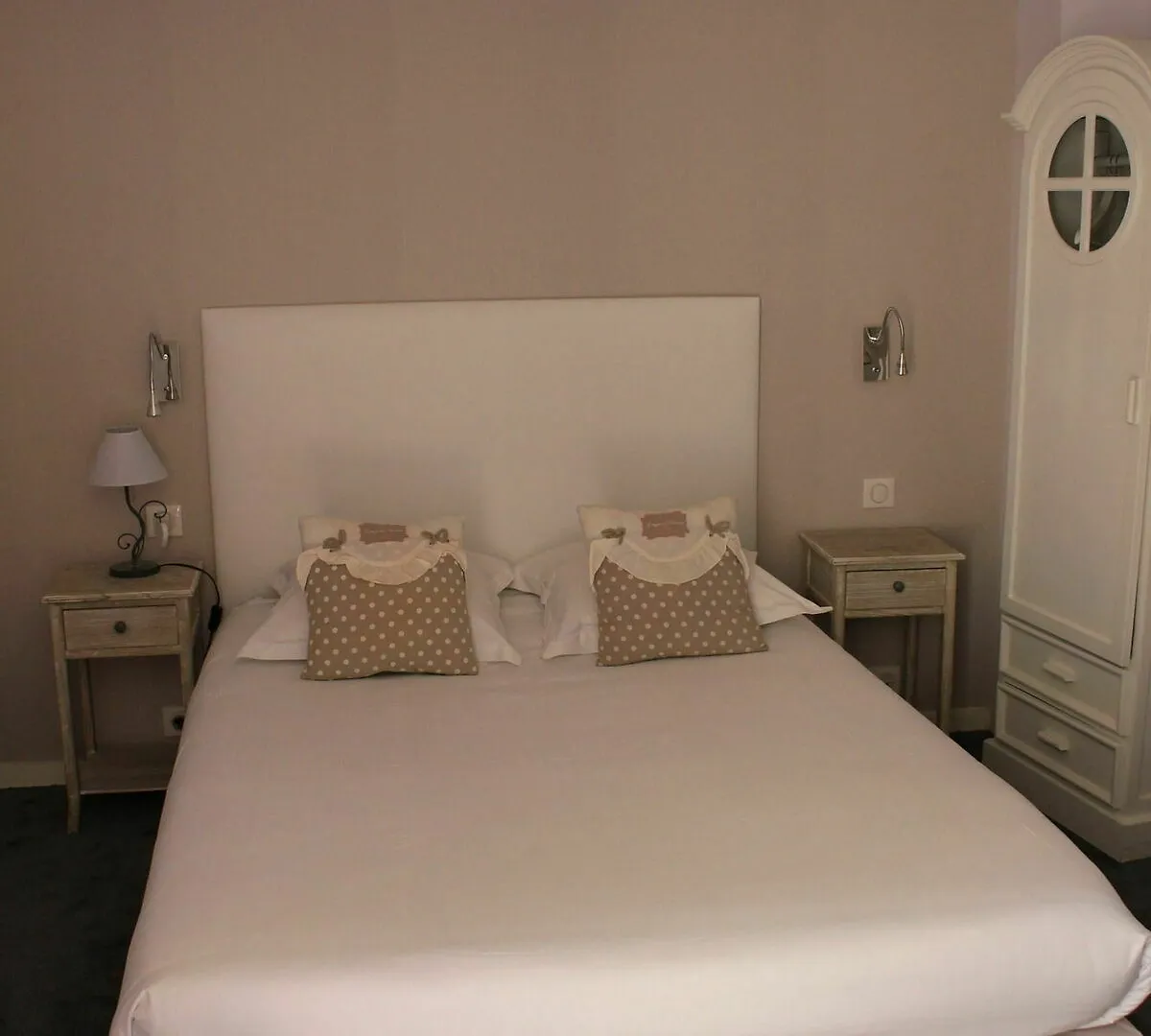 Hotel Central Avignon 3*,  France