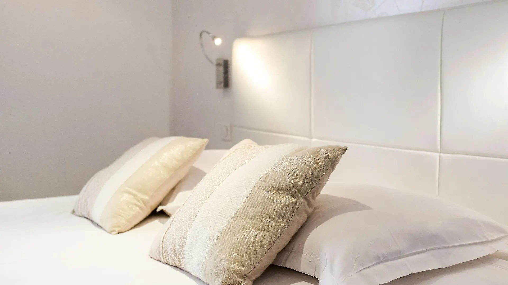 Hotel Central Avignon 3*,  France