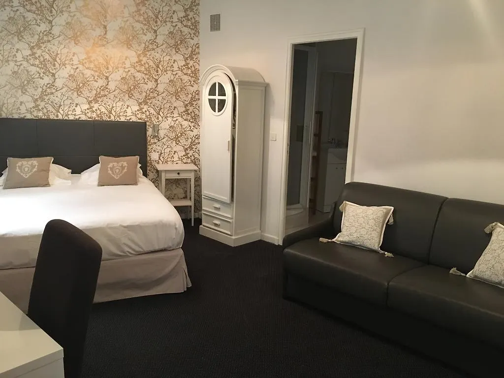***  Hotel Central Avignon France