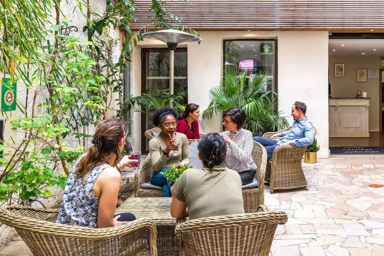 ***  Hotel Central Avignon France